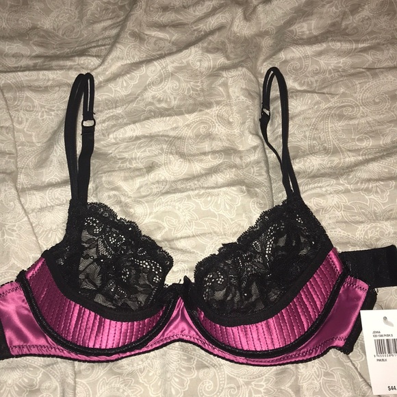 Lace bra - Picture 2 of 3